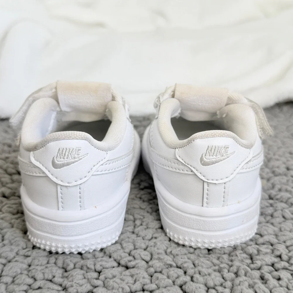 Nike Air Force 1 LE Kids Size 3C White Good Hook-and-Loop FN0236-111 Sneaker